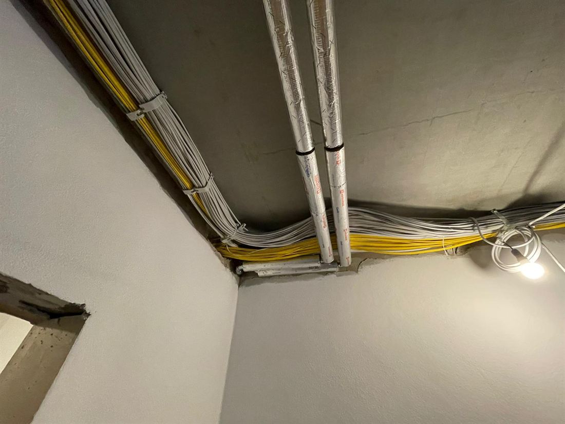 Strukturierte Verkabelung an der Decke