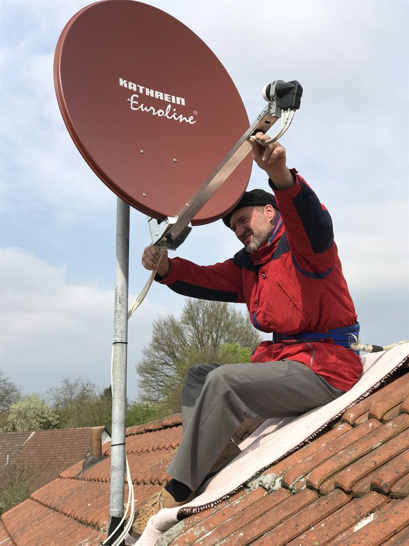 Sat-Antenne auf dem Dach montieren