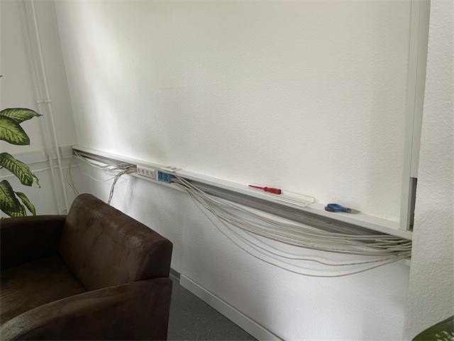 Kabelkanal im Büro