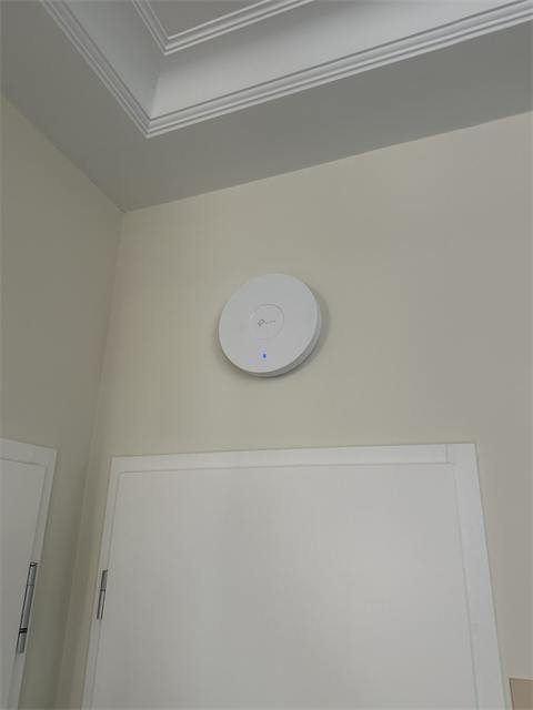 Access-Point an der Decke