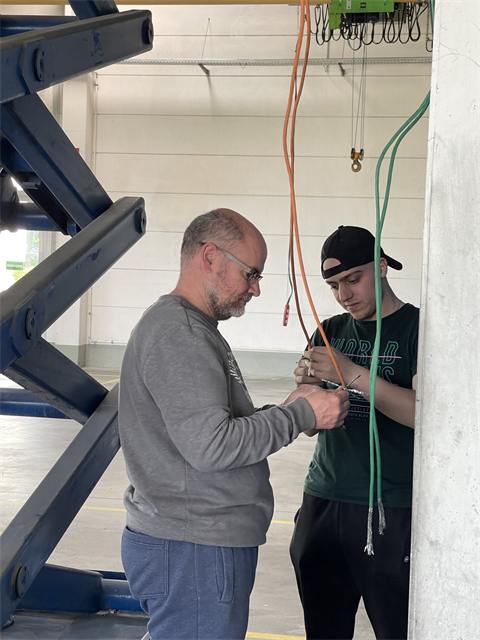 Netzwerkkabel anschließen